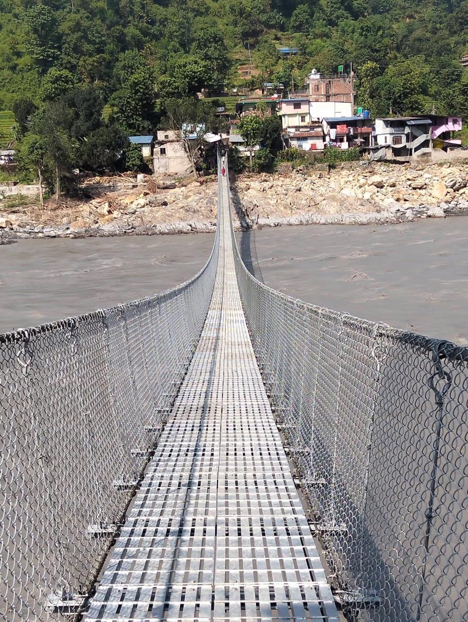 भोटेकोशी–त्रिशूली बाढीले क्षति पुर्याएका १८ वटा झोलुङ्ले पुल मर्मतपछि सञ्चालनमा